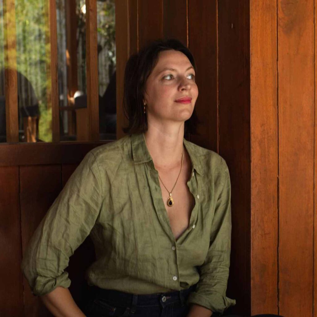 Episode 21: Why Sensitive Healers Avoid Groups—And Why That Might Be Your Deepest Healing Work Episode 21: Why Sensitive Healers Avoid Groups—And Why That Might Be Your Deepest Healing Work